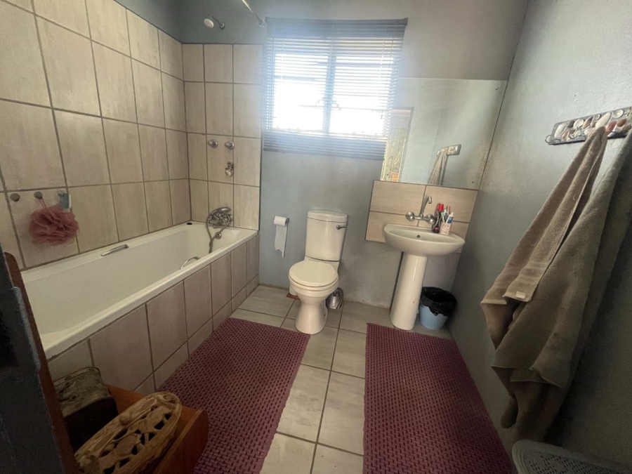 5 Bedroom Property for Sale in Upington Northern Cape